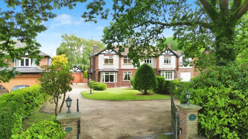  162 Holmes Chapel Road, Somerford (Credit: Stephenson Browne)