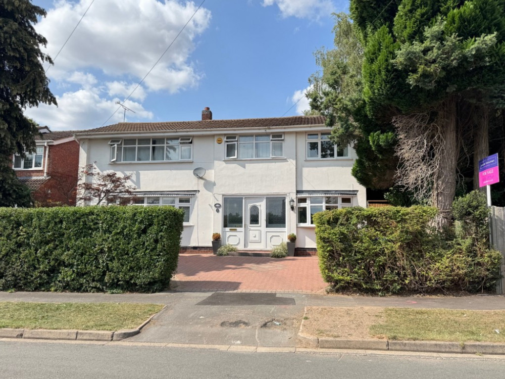 This week we have looked at a four-bedroom detached home on Highland Road which is currently on the market for £750,000