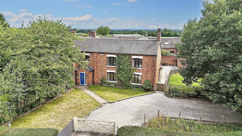 Four-bedroom home on Heatley Lane, Broomhall (Credit: James Du Pavey).