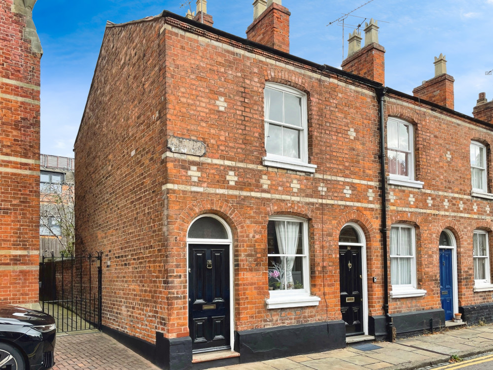 This week we are taking a peek inside this stylish two bedroom 19th century end of terrace house (Image via: Thornley Groves)