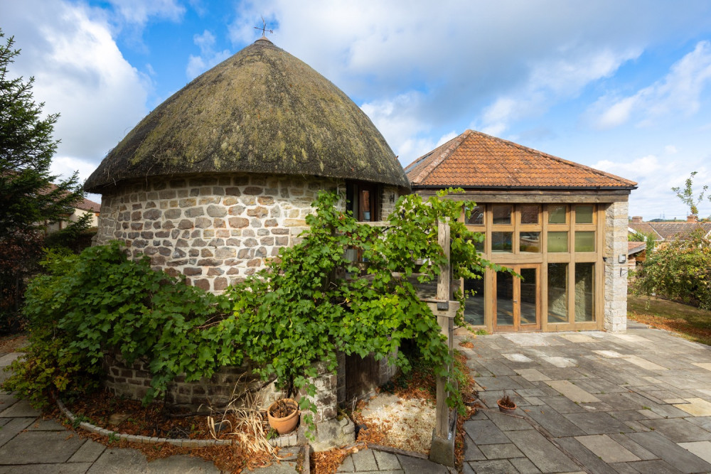 A barn with drama, a cockpit with history, and a village that still knows your name. A barn with drama, a cockpit with history, and a village that still knows your name.