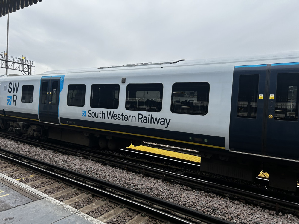 Train disruption affecting services to Teddington due to fault at Clapham Junction