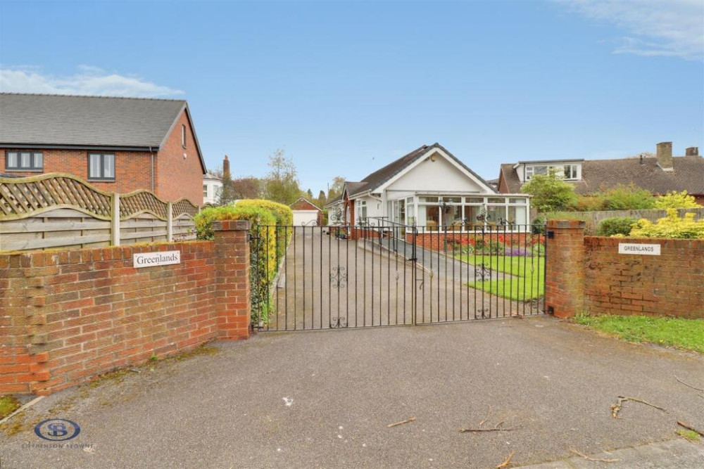 Well presented, individually designed substantial plot with no onward chain.  (Photo: Stephenson Browne)
