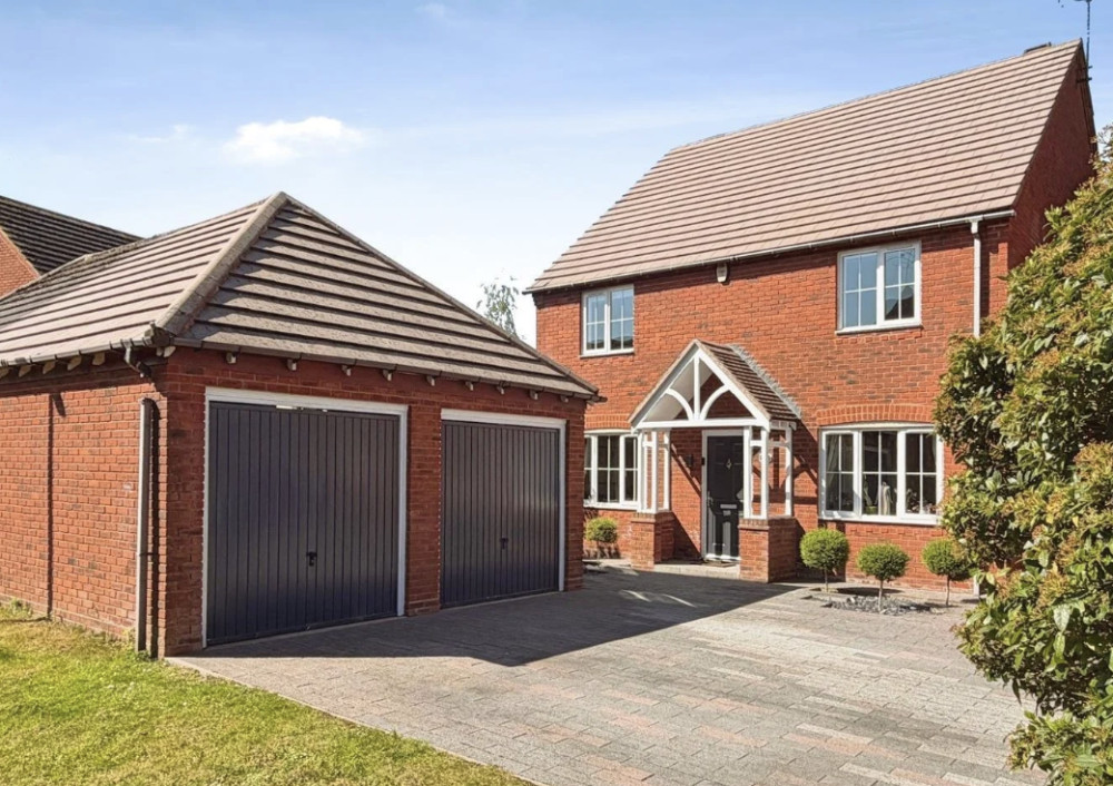 This week we have looked at a four-bedroom home on Holyoke Grove in Leamington , currently available for £575,000.