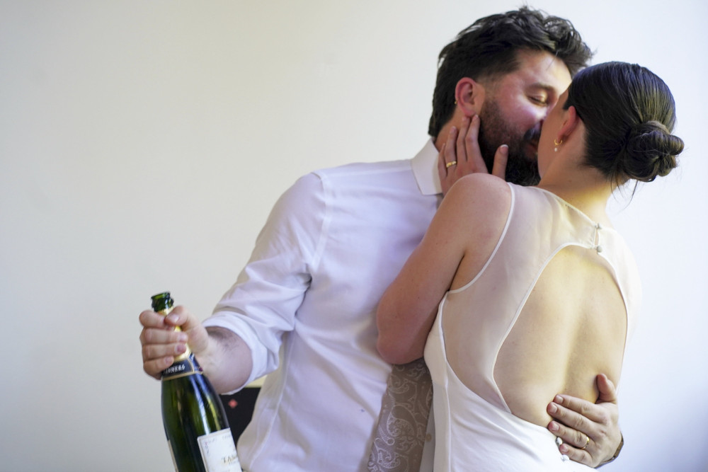 Macclesfield bride slashes wedding bill to £4,709 with £5 dress and Vinted confetti