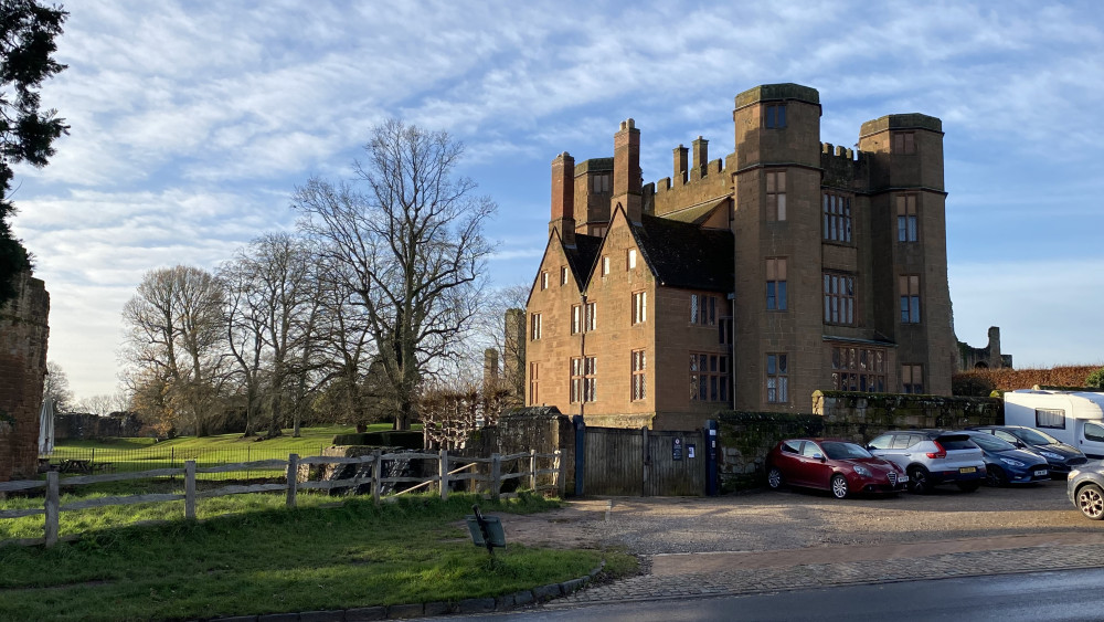 Five jobs available near Kenilworth right now: One Stop, TGJones and Dominos