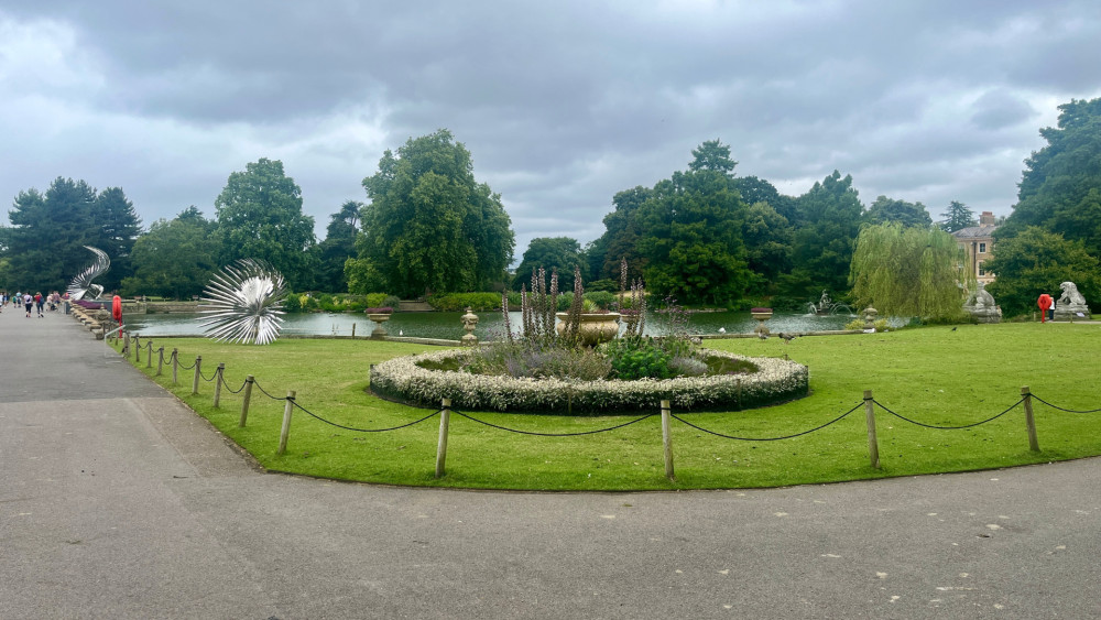 UK bakes: Kew Gardens records 38.1C for hottest day of the year