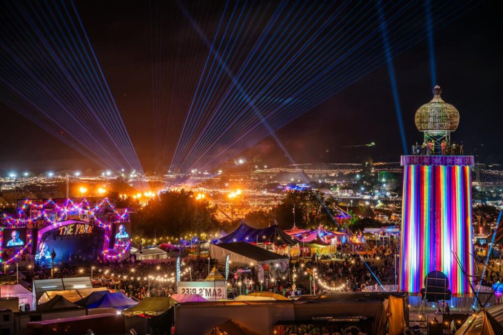 Glastonbury Festival tickets top £400 for first time
