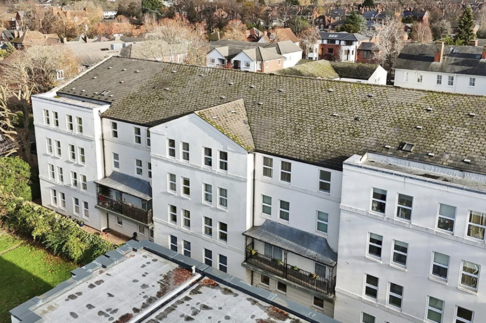 This week we have looked at 'an attractive third-floor retirement apartment on Binswood Avenue in Leamington' , currently available for £115,000.